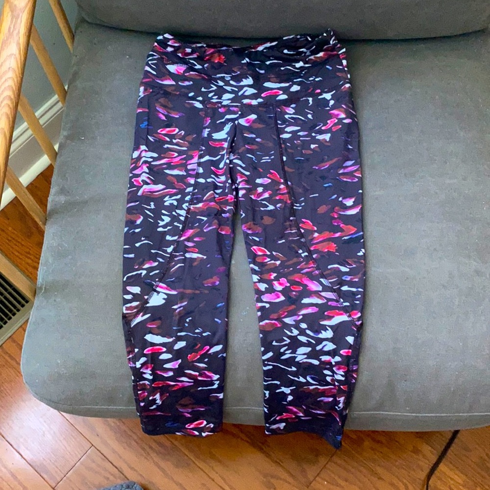 Varley size small printed workout crop pant